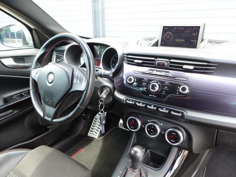ALFA ROMEO Giulietta 1.4 Turbo MultiAir 170pk AUTOMAAT/CRUISE/PDC/AIRCO