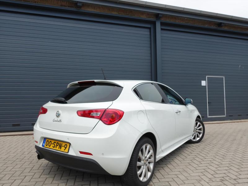 ALFA ROMEO Giulietta 1.4 Turbo MultiAir 170pk AUTOMAAT/CRUISE/PDC/AIRCO