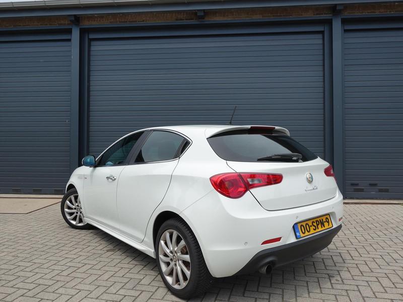ALFA ROMEO Giulietta 1.4 Turbo MultiAir 170pk AUTOMAAT/CRUISE/PDC/AIRCO