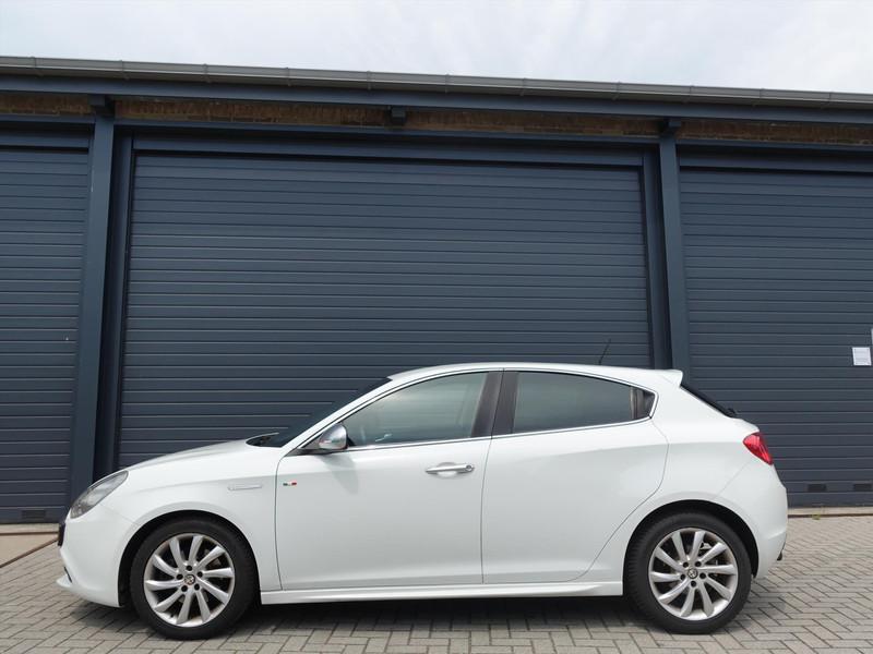 ALFA ROMEO Giulietta 1.4 Turbo MultiAir 170pk AUTOMAAT/CRUISE/PDC/AIRCO