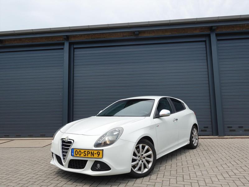 ALFA ROMEO Giulietta 1.4 Turbo MultiAir 170pk AUTOMAAT/CRUISE/PDC/AIRCO