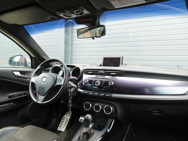ALFA ROMEO Giulietta 1.4 Turbo MultiAir 170pk AUTOMAAT/CRUISE/PDC/AIRCO