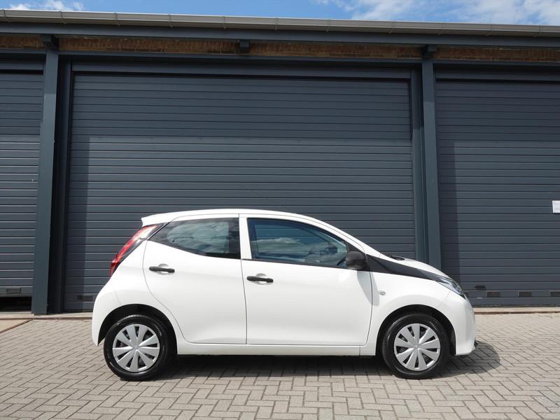 TOYOTA Aygo 1.0 VVT-i 72pk 5D x-fun RIJKLAAR/NL AUTO/CRUISE/BT AUDIO/ELEK PAKET