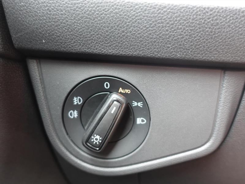 VOLKSWAGEN Taigo 1.0 TSI 110pk R-Line RIJKLAAR/IQ LED/STOELVERWARMING/CARPLAY/PDC/