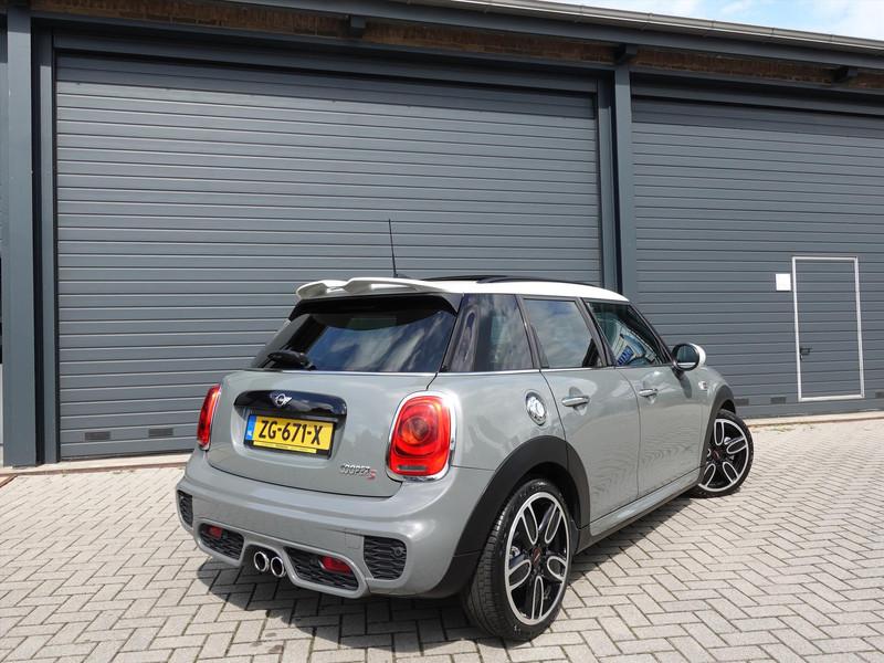 MINI Mini Cooper S JCW RIJKLAAR/PANO/H&K/HUD/DCC/STOELVERWARMING