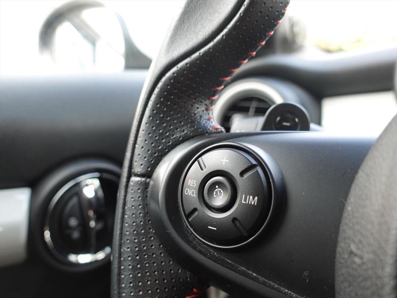 MINI Mini Cooper S JCW RIJKLAAR/PANO/H&K/HUD/DCC/STOELVERWARMING