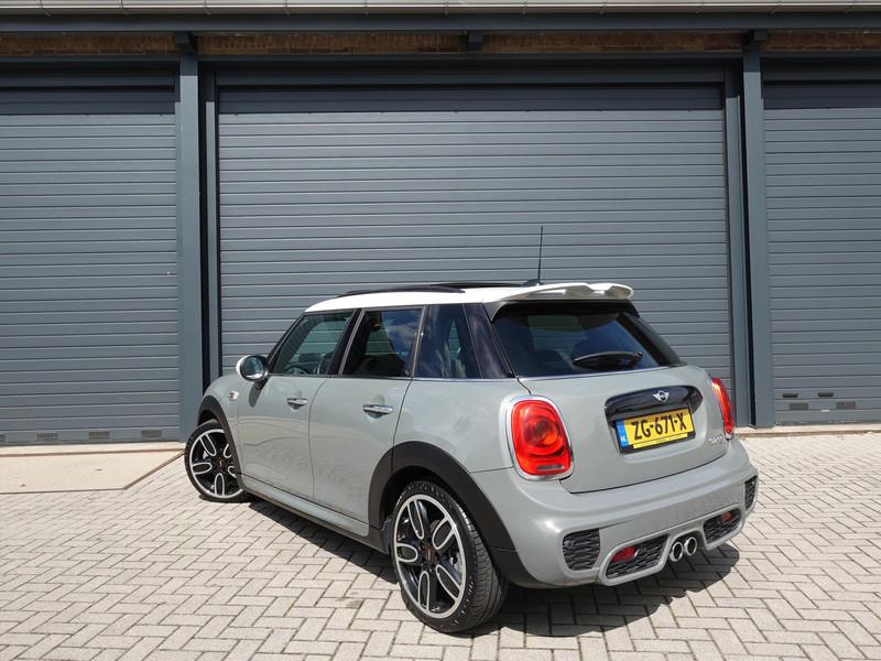 MINI Mini Cooper S JCW RIJKLAAR/PANO/H&K/HUD/DCC/STOELVERWARMING