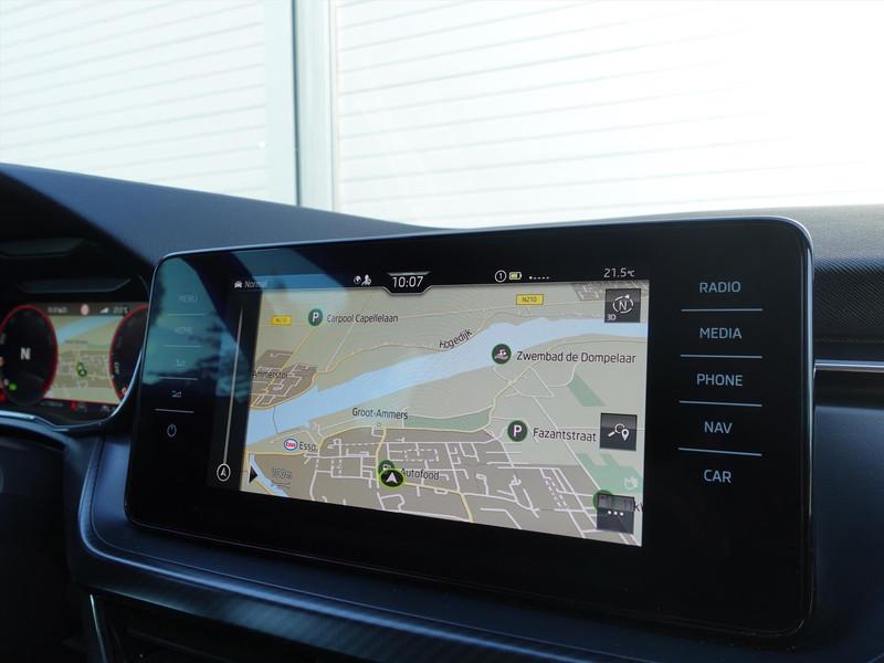 SKODA Kamiq 1.0 TSI 110pk DSG Monte Carlo RIJKLAAR/PANO/KEYLESS/MATRIX/CAMERA/CARPLAY/ACC