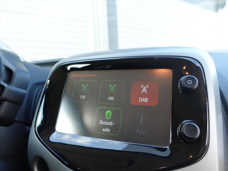 PEUGEOT 108 1.0 e-VTi 5D Allure RIJKLAAR/CAMERA/DAB+/AIRCO/ELEKTRA PAKKET