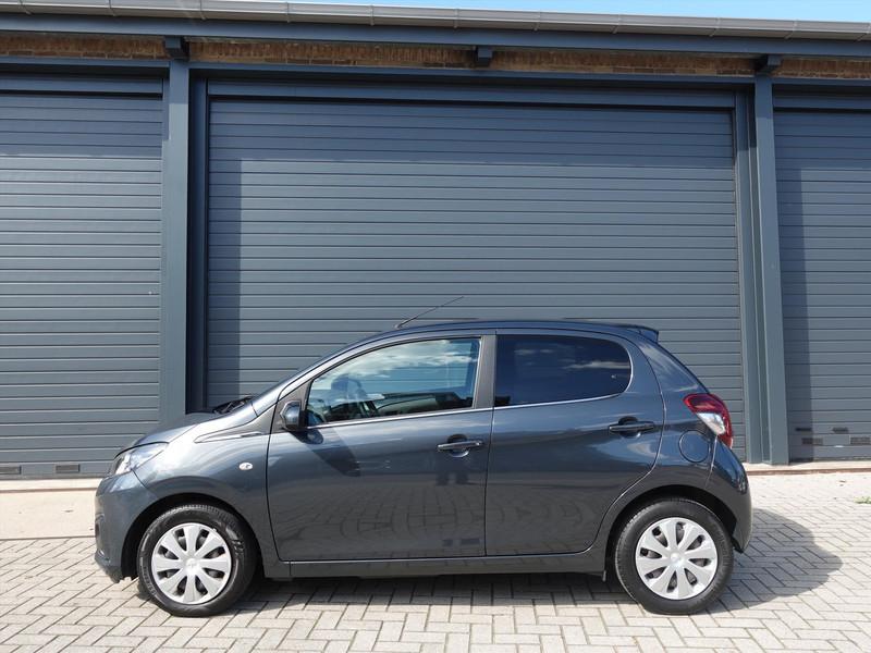 PEUGEOT 108 1.0 e-VTi 5D Allure RIJKLAAR/CAMERA/DAB+/AIRCO/ELEKTRA PAKKET