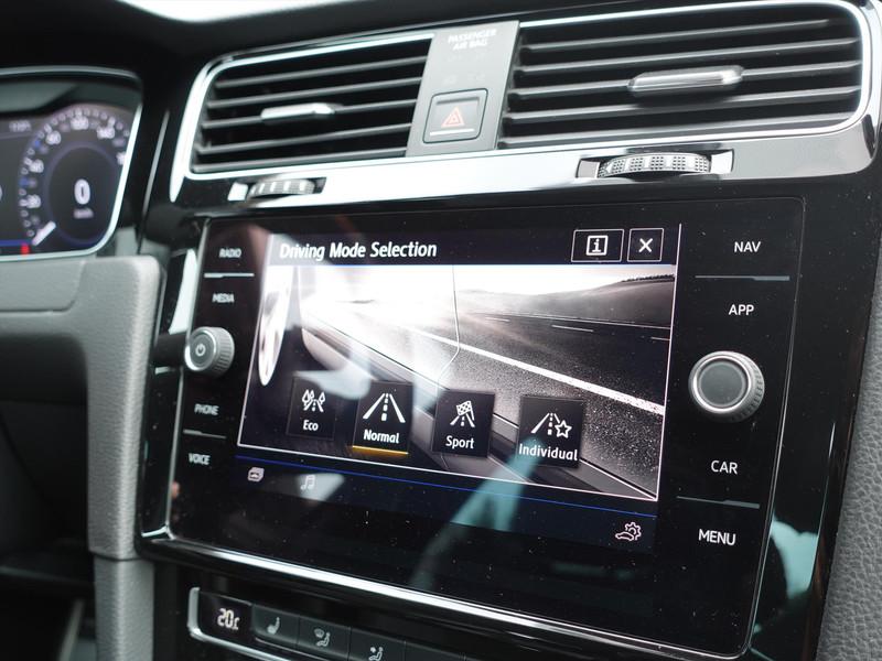 VOLKSWAGEN Golf Vii 1.4 TSI 7-DSG 3XR-line RIJKLAAR/TREKAAK/DCC/LED/ACC/CARPLAY/NAVI